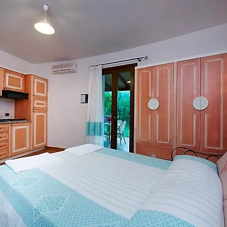 Isa-residence With Swimming-pool In Campulongu Just 600 Mt From The Sea