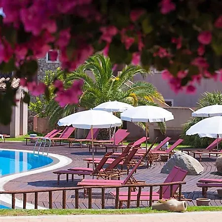 Isa-residence With Swimming-pool In Campulongu Just 600 Mt From The Sea Villasimius