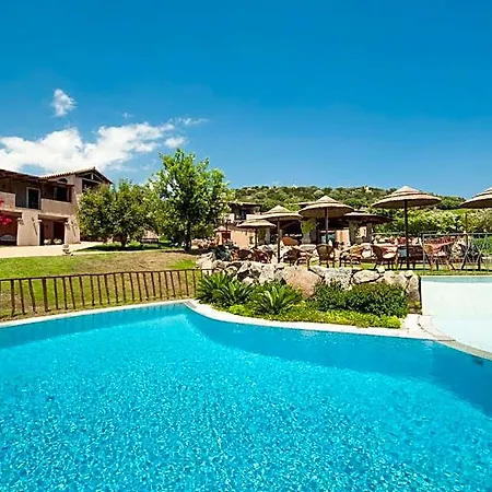 Isa-residence With Swimming-pool In Campulongu Just 600 Mt From The Sea Hotel Villasimius