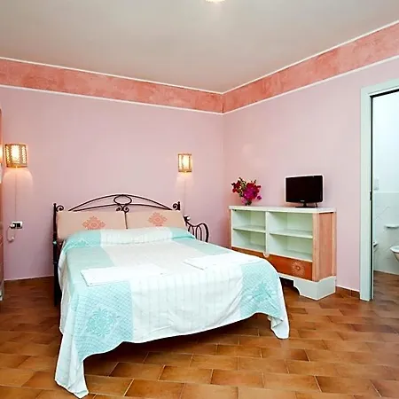 Hotel Isa-residence With Swimming-pool In Campulongu Just 600 Mt From The Sea Villasimius