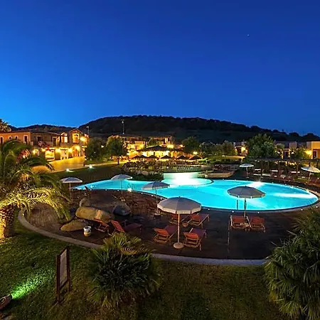 Hotel Isa-residence With Swimming-pool In Campulongu Just 600 Mt From The Sea 3*