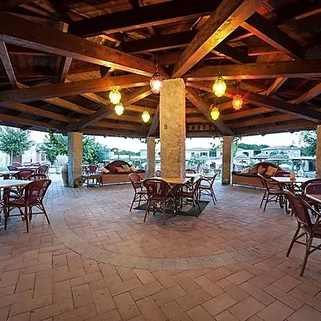 Isa-residence With Swimming-pool In Campulongu Just 600 Mt From The Sea Hotel Villasimius